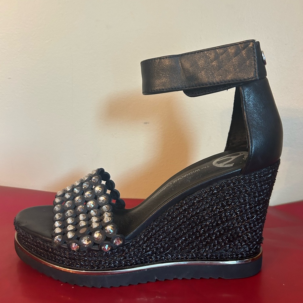 Wishbone Studded Wedge Sandals